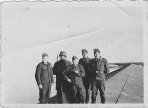 Duitse soldaten op de Zomerdijk