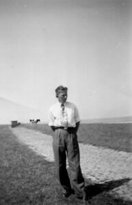 Foto Rein Reitsma in 1957 bij Koehool